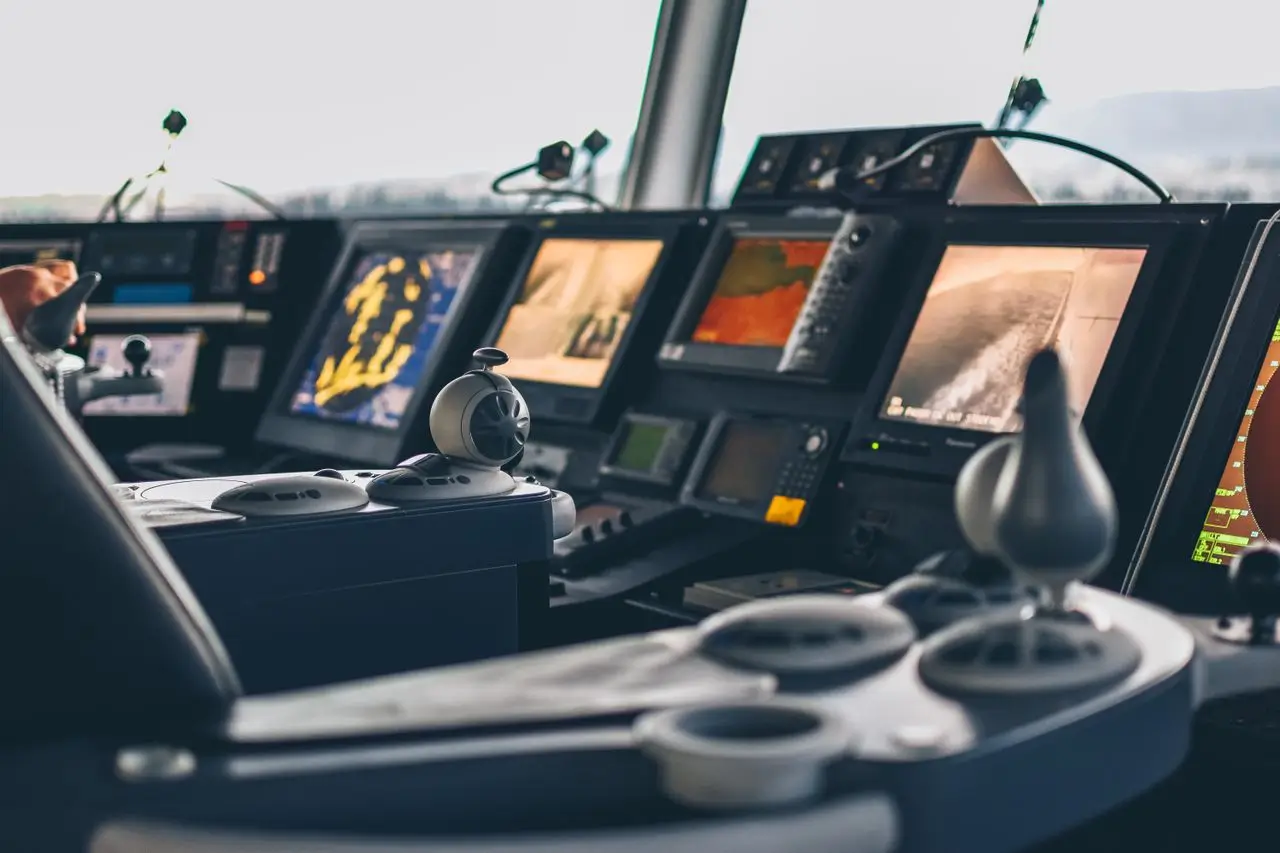 Ships navigation equipements